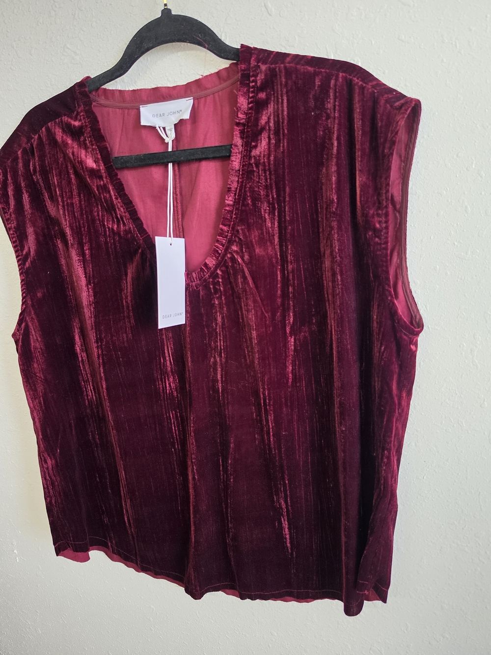 Dear John NWT L Burgundy Velvet V Neck Cap Sleeve Blouse Top Holiday - Picture 3 of 7